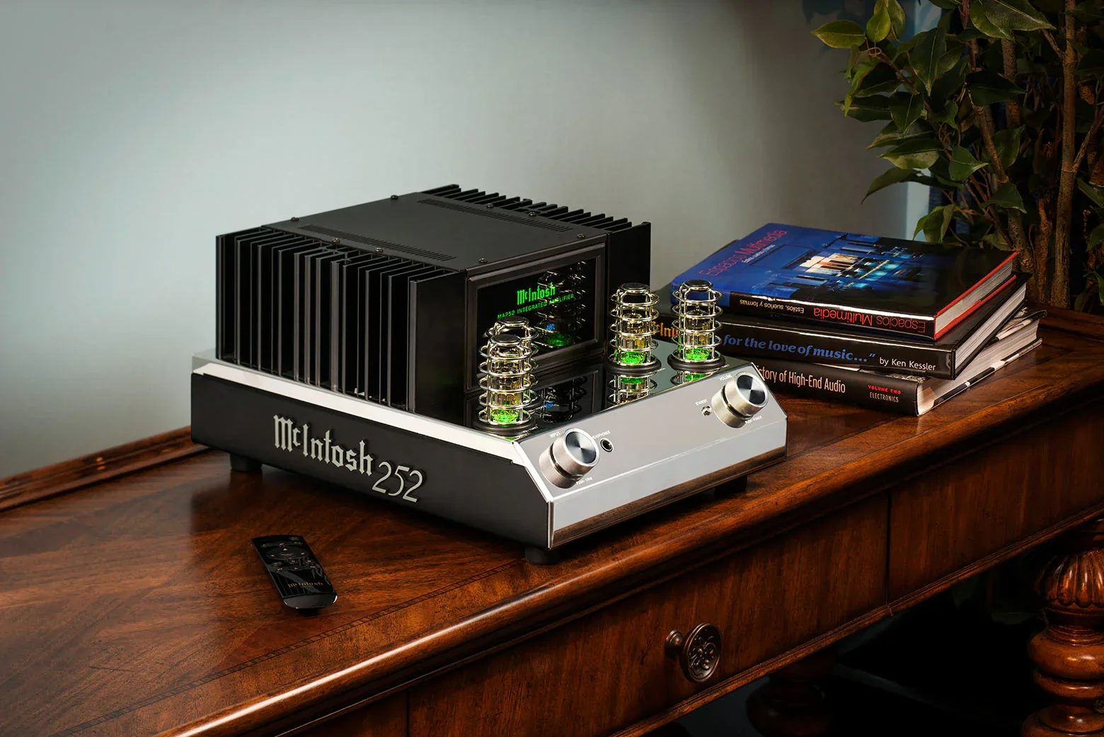McIntosh - MA252 2-Channel Hybrid Integrated Amplifier - Image 9