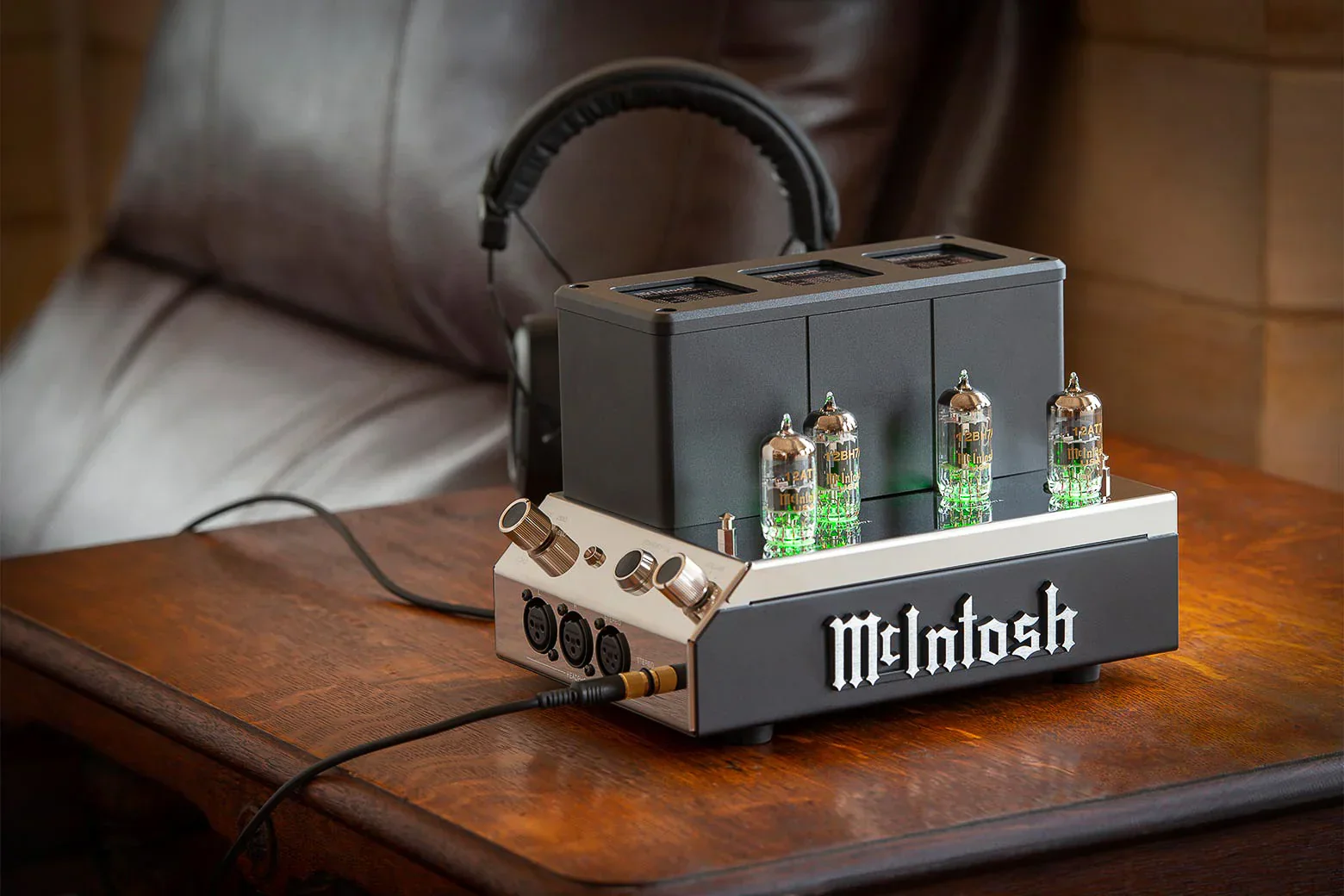 McIntosh - MHA200 2-Channel Vacuum Tube Headphone Amplifier - Image 6
