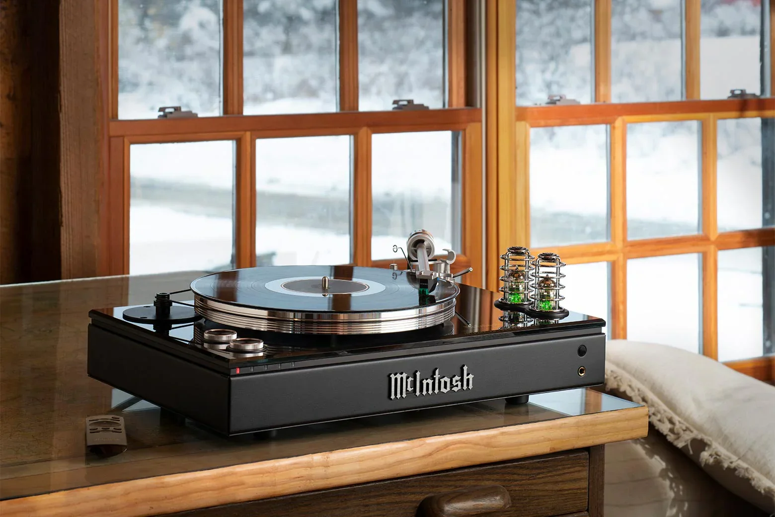 McIntosh - MTI100 Integrated Turntable - Image 4